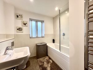 Family Bathroom- click for photo gallery